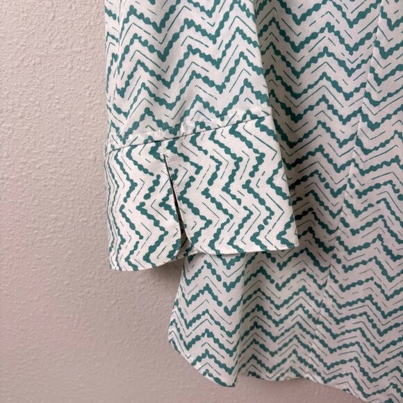 Chicos Button Up Top Size 0 US S Teal Green White Zig Zag 3/4 Sleeve No Iron - Picture 3 of 10